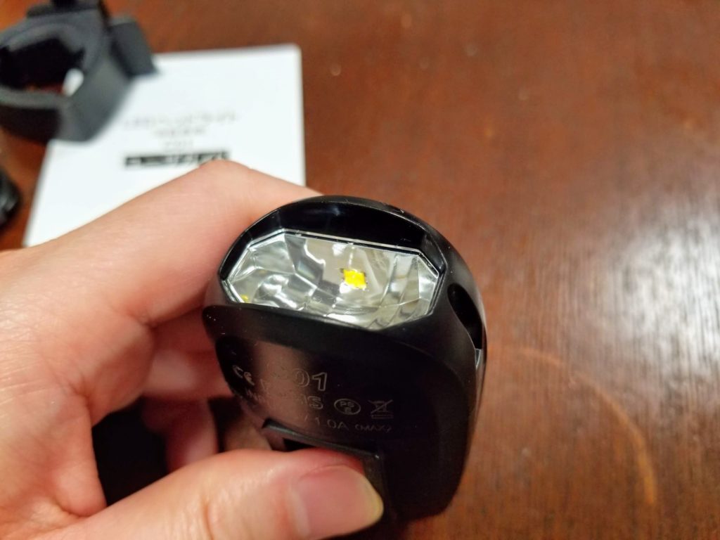 これはおすすめ!自転車用ライト。小型軽量で配光もいい! ぺにたの